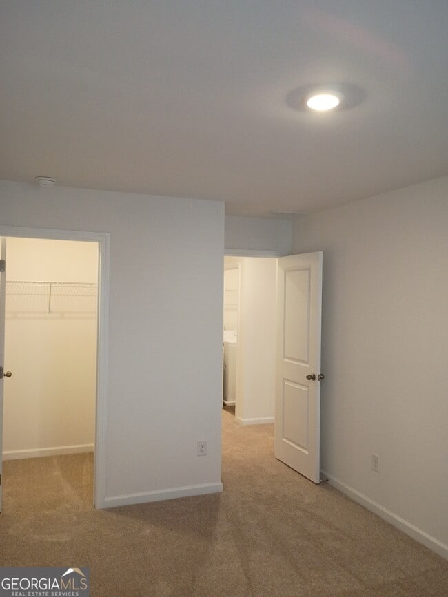 Building Photo - 236 Kenoot Dr