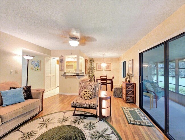 Building Photo - 700 Midway Dr