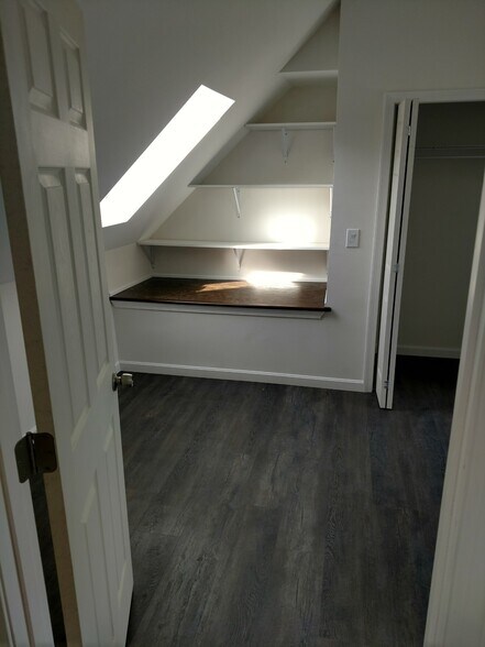 Building Photo - 41 Zapora Dr