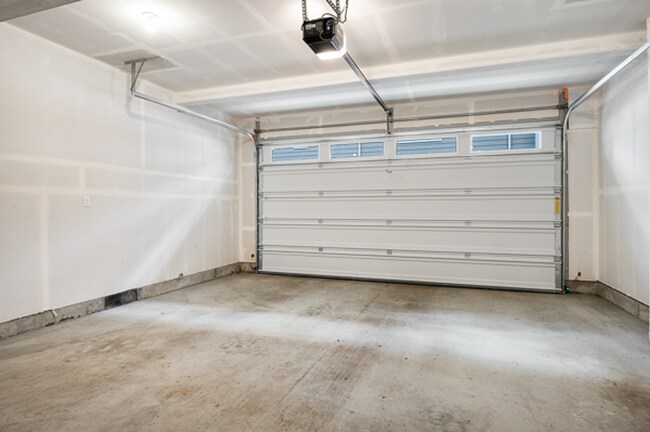 Building Photo - 6636 NE 188th Ct