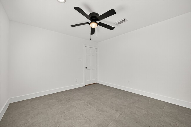 Building Photo - 11507 Oak Valley Dr