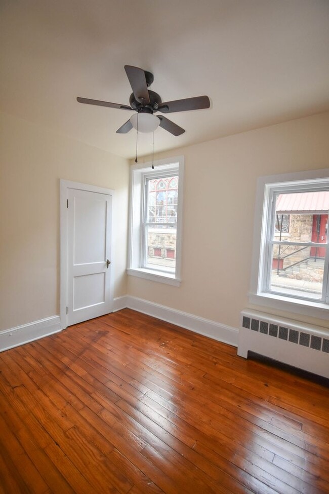 Building Photo - RTSA301