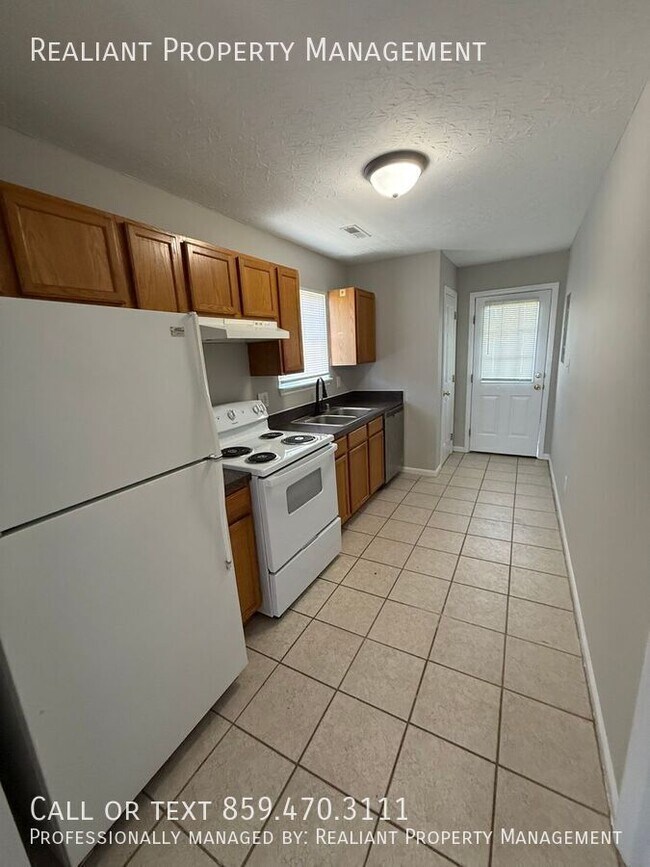 Building Photo - 2824 Ryan Cir