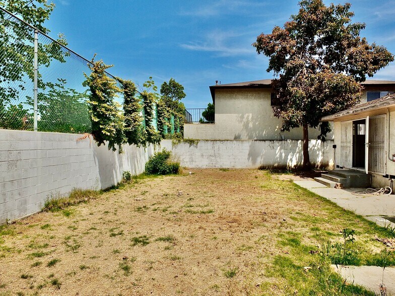 Building Photo - 3743 W 132nd St