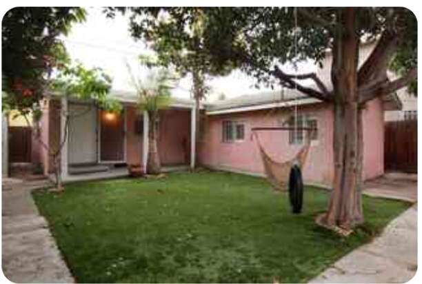 Detached back house - 2832 S Sycamore Ave