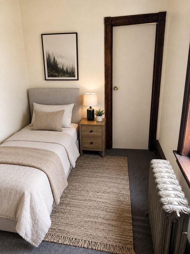 Building Photo - Spacious 6-Bedroom Rental in North Philadelphia | Small Dogs Welcome