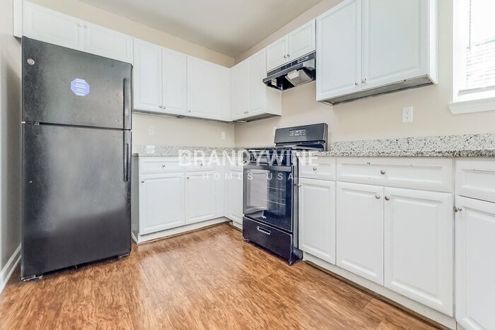 Building Photo - 6065 Flagstaf Walk