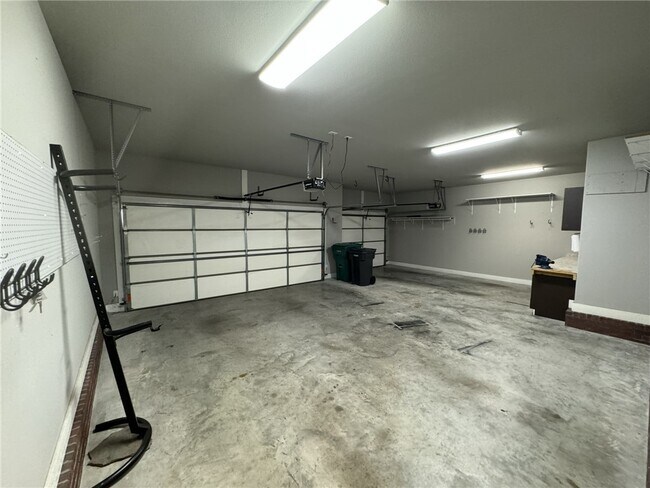 Building Photo - 21 S Prairie Dunes Dr