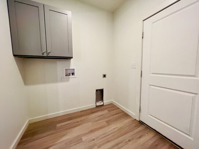 Building Photo - 3/3/2 Duplex in Northwest Lubbock