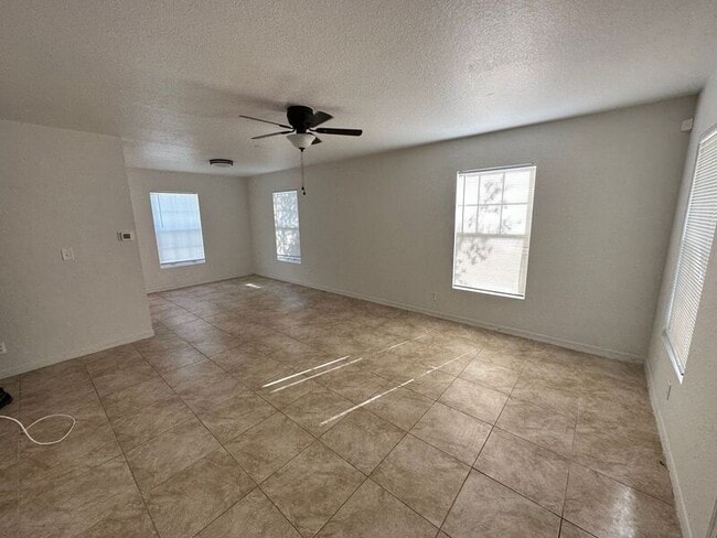 Primary Photo - 821 5th St