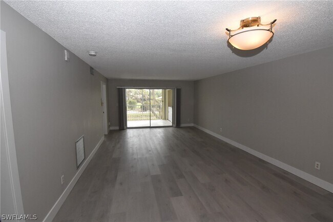 Building Photo - 5667 Rattlesnake Hammock Rd