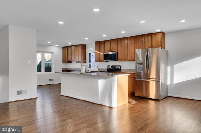 Building Photo - 4224 Kinmount Rd