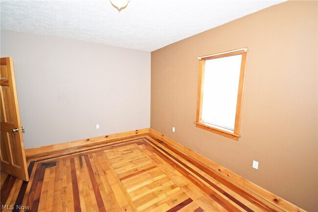 Building Photo - 668 Sumner St