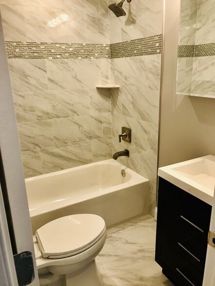 Building Photo - 1803 Great Falls St