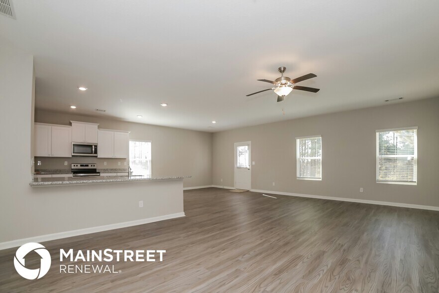 Building Photo - 529 Firethorn Ct