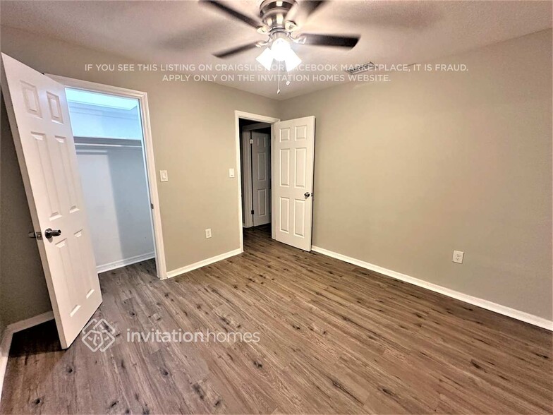 Building Photo - 5521 Westbury Dr