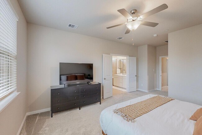 Building Photo - 7524 Redondo Dr