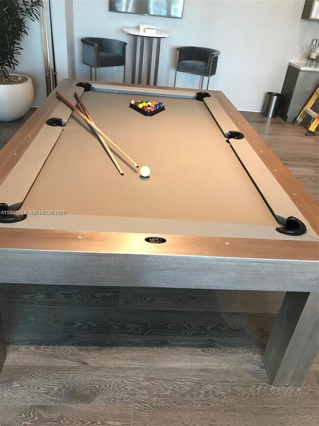 Building Photo - 650 NE 32nd St