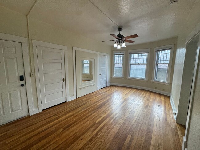 Interior Photo - 1428 West 10th