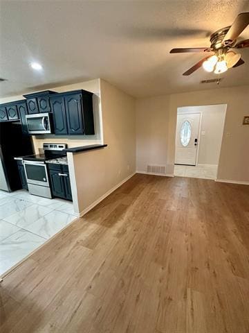 Building Photo - 6524 Blue Grass Dr