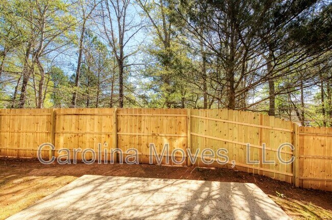 Building Photo - 823 Terrace Creek Dr