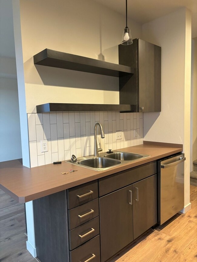 Building Photo - 2314 Shorthorn Ave