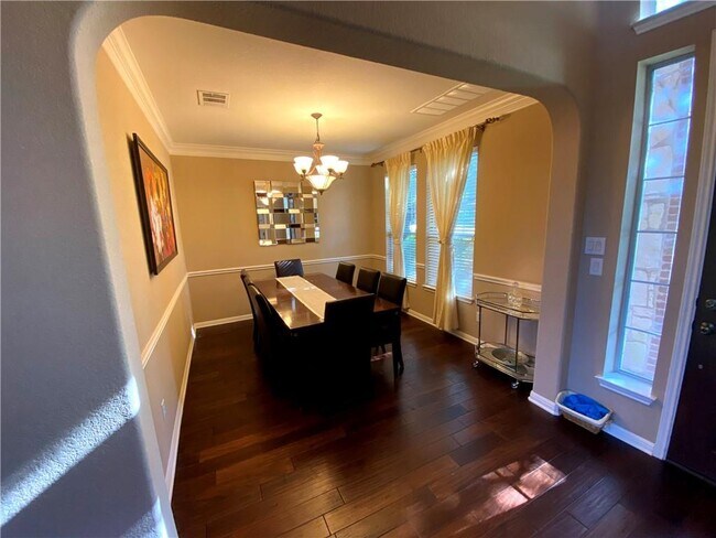 Building Photo - 9425 Lisi Anne Dr