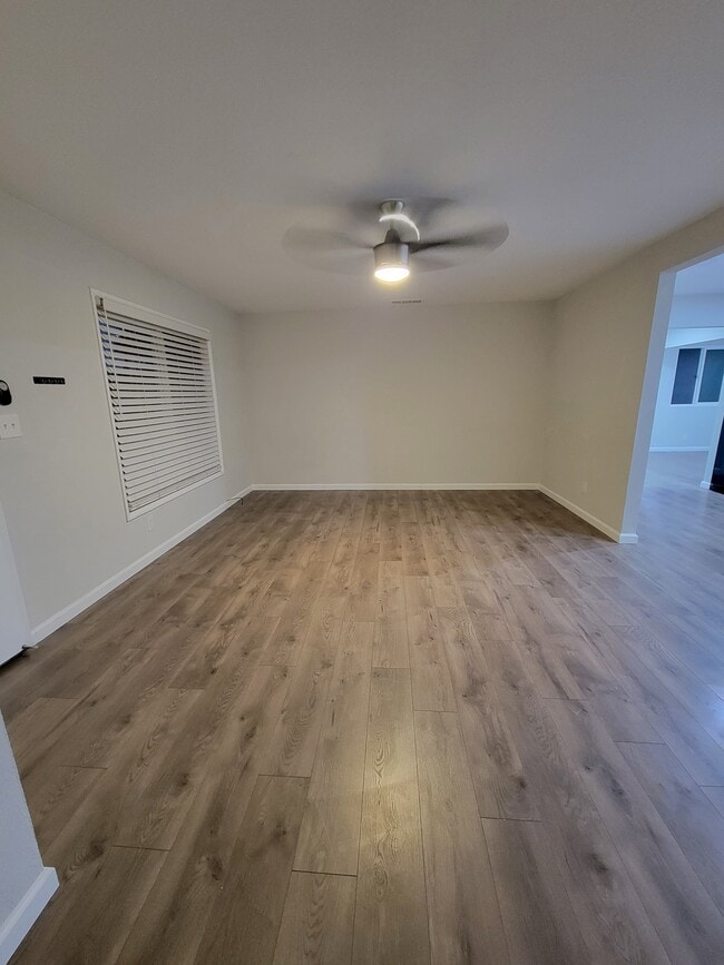 Building Photo - 1511 Paradise Ln