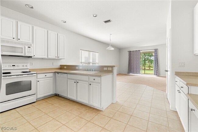 Building Photo - 9240 Gladiolus Preserve Cir