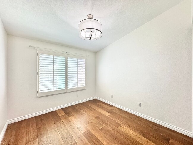 Building Photo - Beautiful 2Bd/2Ba Available In Aliso Viejo!