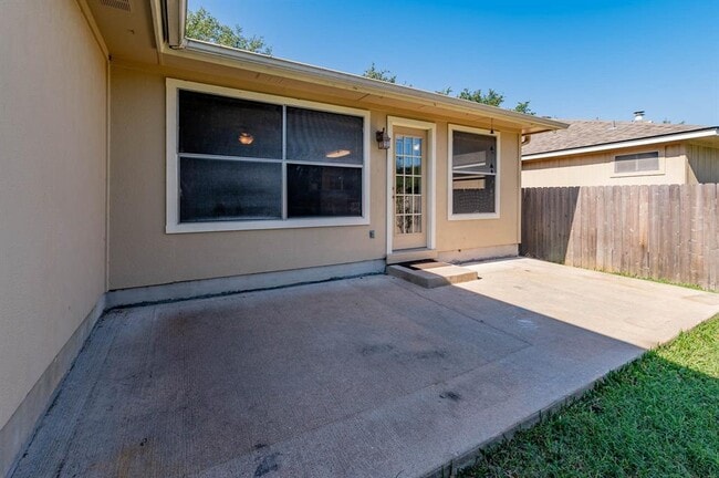 Building Photo - 10413 Hess Dr