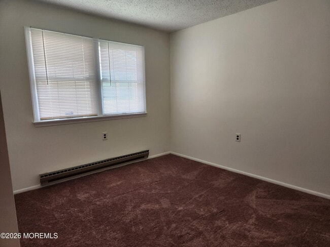Building Photo - 206 Yorktowne Dr