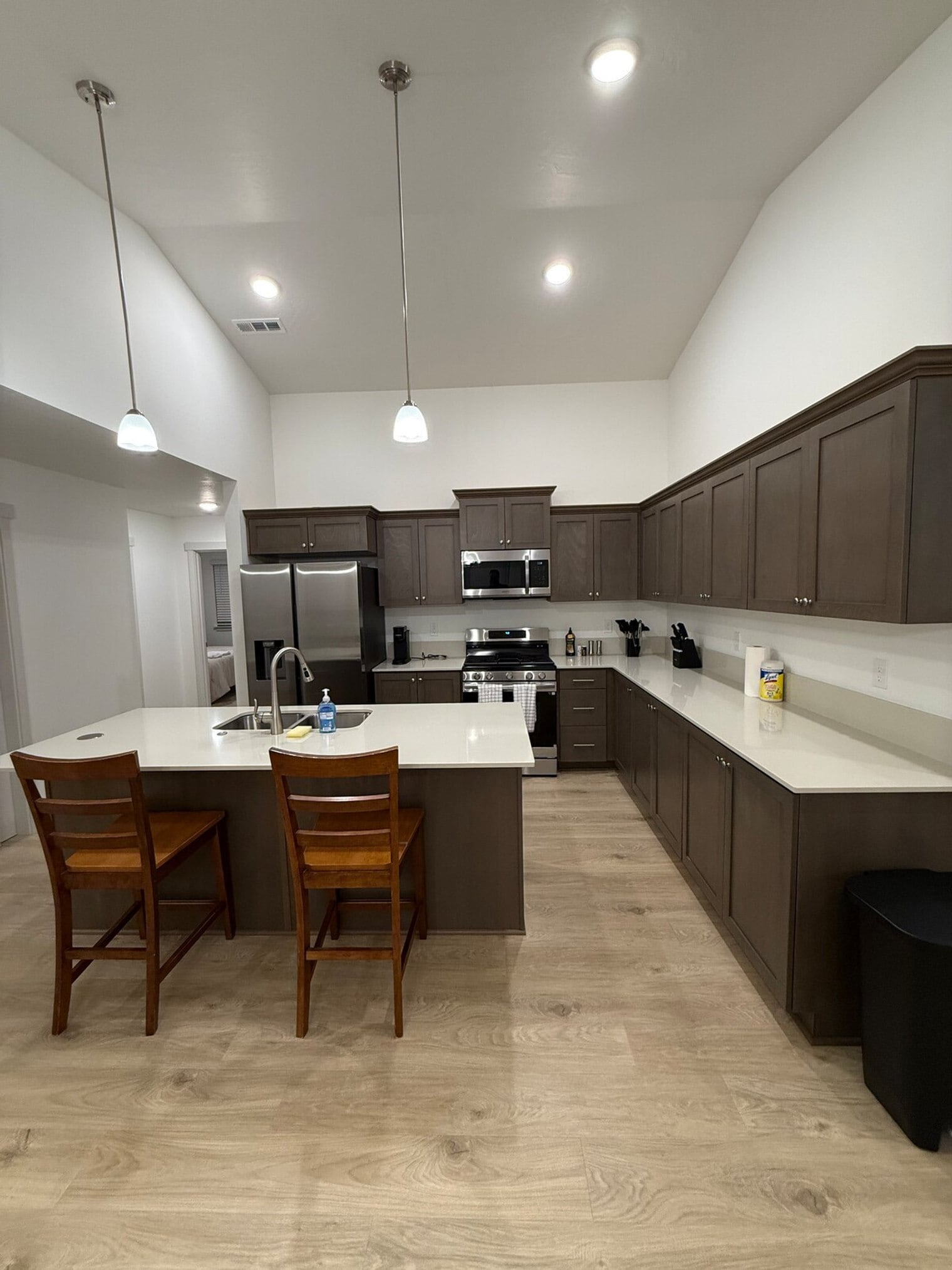 Building Photo - 385 Taft St