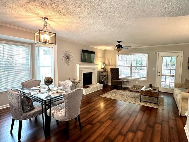 Building Photo - 5045 Laurel Springs Way SE