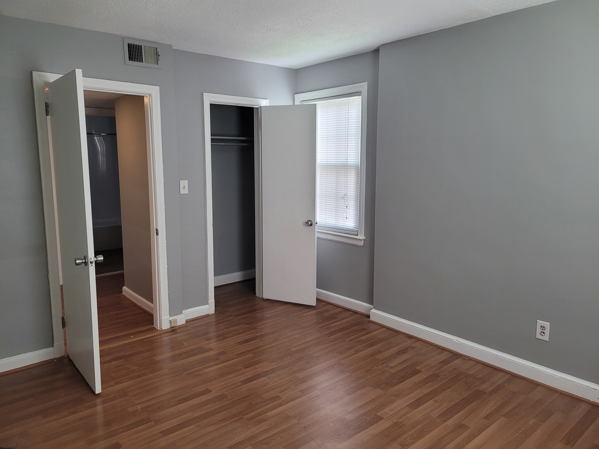Building Photo - 2109 Suitland Ter SE