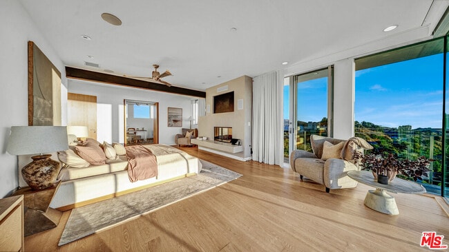 Building Photo - 2915 Tuna Canyon Rd