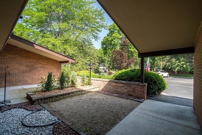 Building Photo - 12804 N Colony Dr