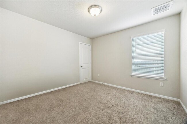 Building Photo - 705 Callahan Ln