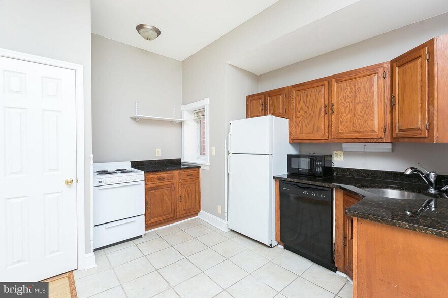 Building Photo - 1100 William Street