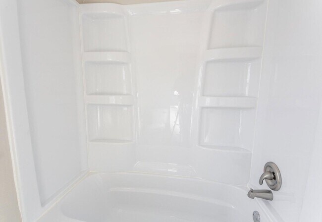 Building Photo - 2750 N 61st St
