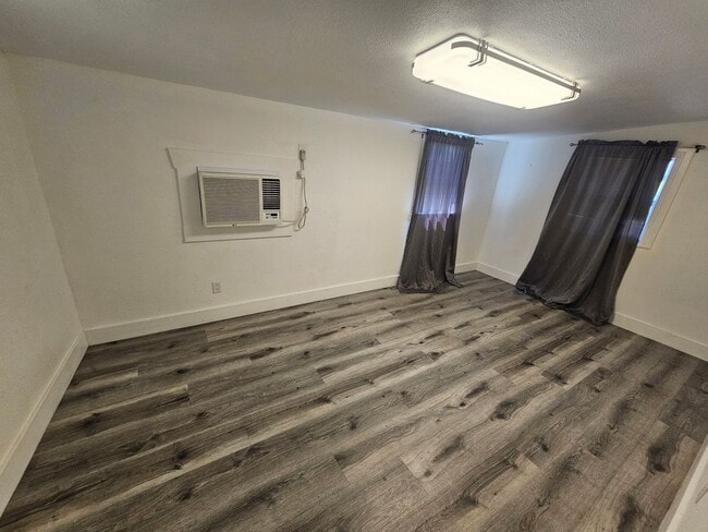 Building Photo - San Leandro Home w/ In-Law Unit: Perfect f...