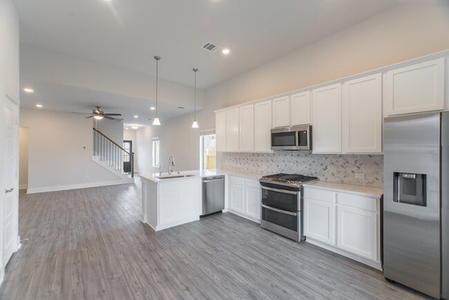 Building Photo - 10539 Preserve Wy