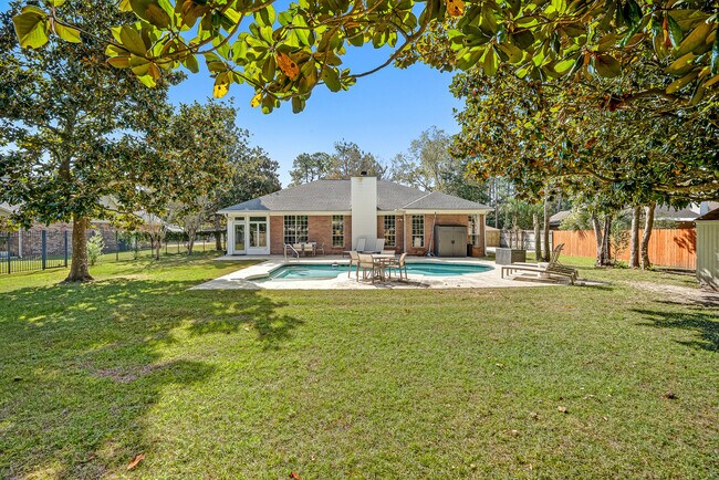 Building Photo - 114 Dana Pointe