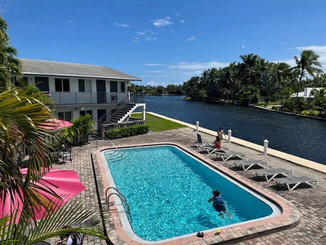 Community Pool on the River - 1810 E Oakland Park Blvd