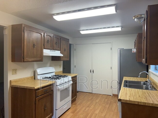 Building Photo - 3358 Candelaria Dr