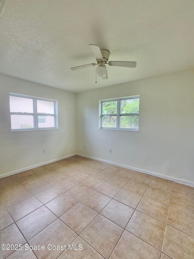 Building Photo - 2511 Sarno Rd