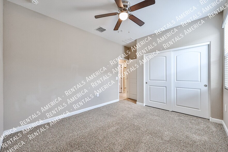 Building Photo - 30041 W Earll Dr