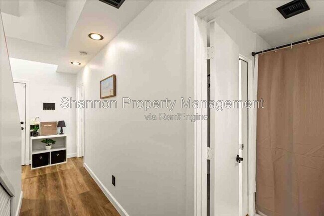 Building Photo - 712 Ruthven St