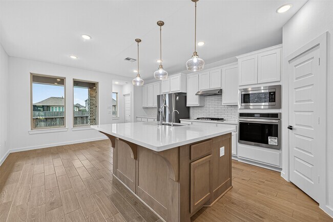 Building Photo - 23806 Pullin Market Dr