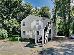 Building Photo - 1600 Poole Rd Unit F